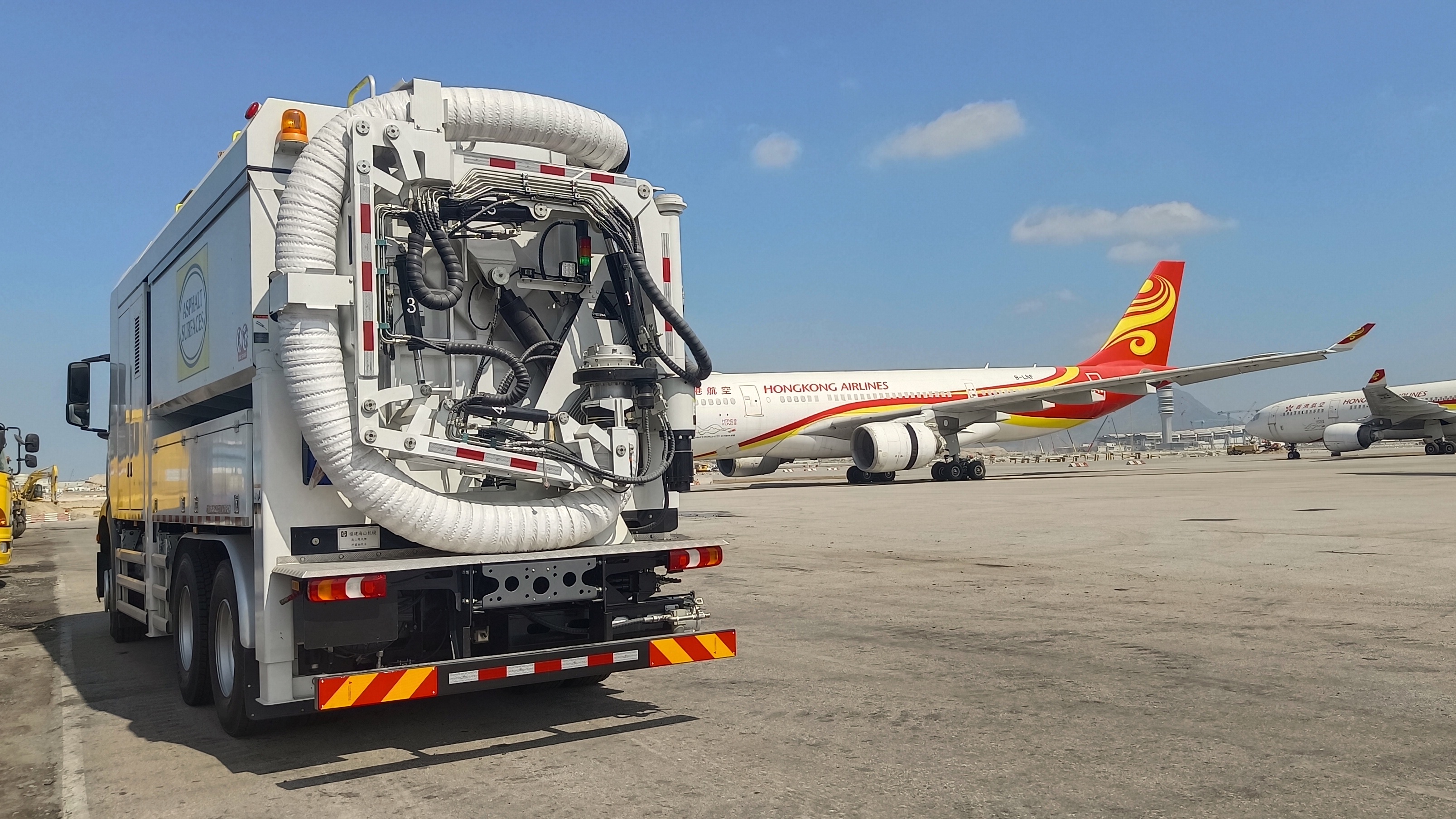 Haishan mining and suction trucks are exported to Hong Kong International Airport Haishan mining and suction trucks are exported to Hong Kong International Airport